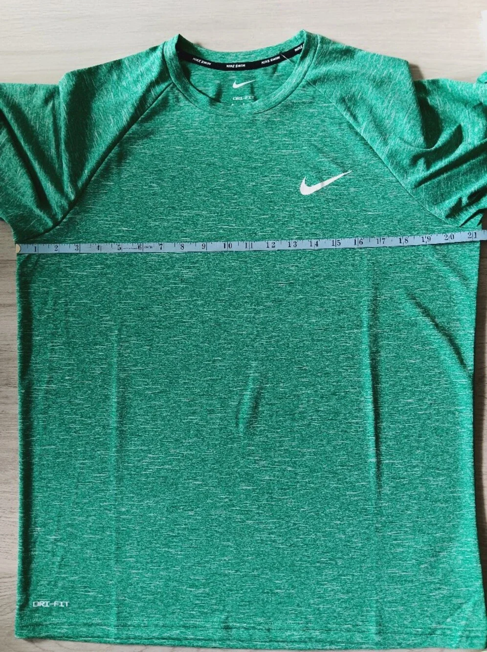 Nike Swim Dri-Fit UPF 40+ Short-Sleeve Crewneck Shirt Green Medium